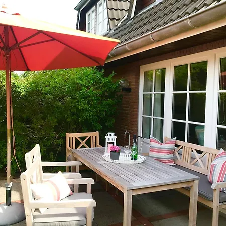 Holiday home Deichblick In *